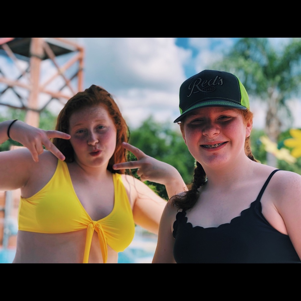 Meet your Posher, Ella